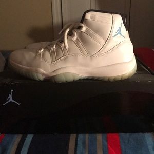 Jordan retro 11 - men’s white/legend blue